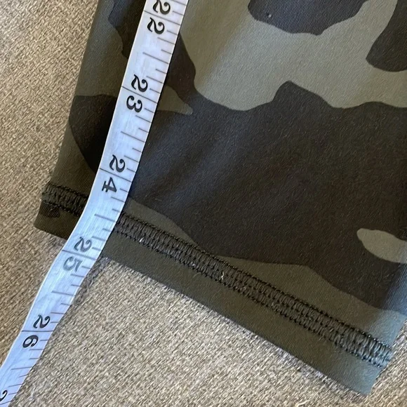 Athleta Green Camo Contender 7/8 Tight Leggings - Picture 13 of 13